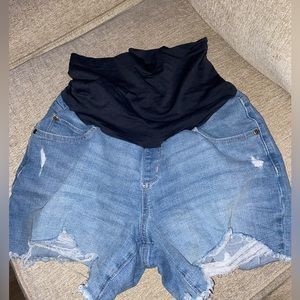 Maternity shorts
